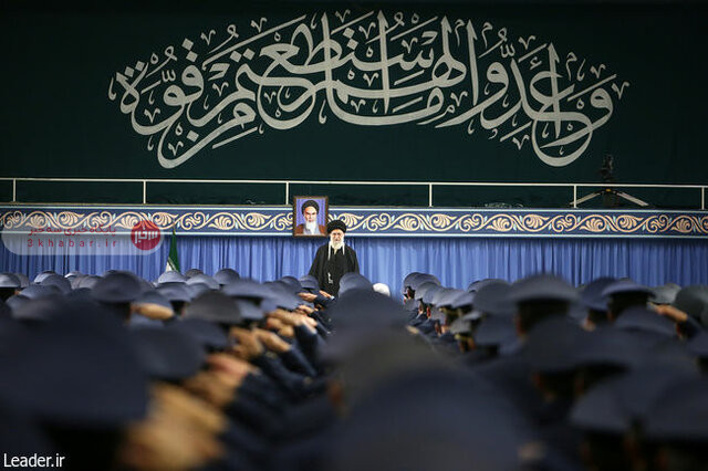 فردا ،جمعه؛ دیدار جمعی از فرماندهان ارتش با رهبر انقلاب فردا ،جمعه؛ دیدار جمعی از فرماندهان ارتش با رهبر انقلاب