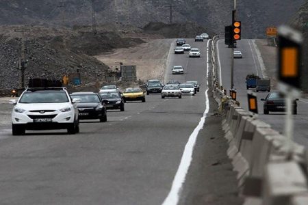 بارش باران در جاده‌های ۱۷ استان/ ترافیک نیمه سنگین در چالوس و دو آزادراه کرج و رشت