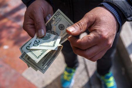 تاب آوری این روزهای بازار ارز ناشی از چیست؟