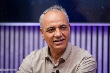 انتقاد تند احمد زیدآبادی از بودجه و سازمان‌های غیرضروری به نقل از پزشکیان