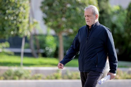 پزشکیان: هر کلامی که وحدت را برهم بزند خدمت به اسرائیل است | دولت آمده تا خدمتگزار مردم باشد