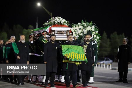 آوازخوانی حسام‌الدین سراج در مراسم تشییع پیکر محمود فرشچیان + ویدئو