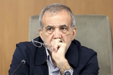 پزشکیان: زیر بار خواستههای ذلتبار آمریکا نمیرویم/ اصلاح قیمت بنزین برای رفع ناعدالتی بود پزشکیان: زیر بار خواستههای ذلتبار آمریکا نمیرویم/ اصلاح قیمت بنزین برای رفع ناعدالتی بود