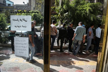 اعتراض بازاریان به جهش قیمت‌ها؛ چرا مسئولان اقتصادی سخن نمی‌گویند؟