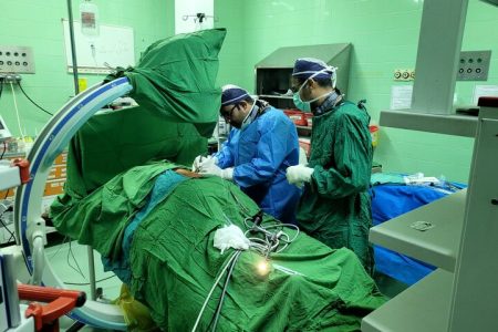 زیرمیزی برای درمان بیماران؛ تشدید رنج بیماری با هزینه‌های پنهان