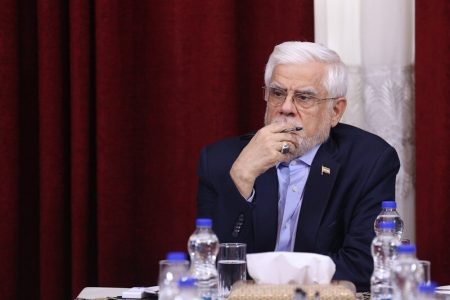 واکنش عارف به انتقادات اصلاح طلبان از دولت چهاردهم: دوستان اصلاح طلب متوجه نیستند که دولت پزشکیان چه شرایطی دارد واکنش عارف به انتقادات اصلاح طلبان از دولت چهاردهم: دوستان اصلاح طلب متوجه نیستند که دولت پزشکیان چه شرایطی دارد