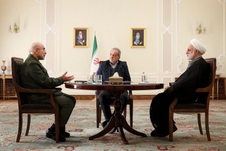 جلسات هفتگی سران قوا؛ راهحل اضطراری که به ساختار پایدار قدرت تبدیل شد/ شفافیت و فرادست بودن؛ عناصر انتقاد برانگیز دورهمی سران قوا جلسات هفتگی سران قوا؛ راهحل اضطراری که به ساختار پایدار قدرت تبدیل شد/ شفافیت و فرادست بودن؛ عناصر انتقاد برانگیز دورهمی سران قوا