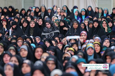 خانواده شهیدان رشید در حضور رهبر انقلاب: تا مژده ظهور امام(عج) خواهیم ایستاد