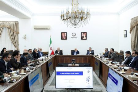 عارف: دولت مصمم به کوچکسازی و افزایش کارآمدی است / اصلاح ساختار مدیریتی آغاز شد عارف: دولت مصمم به کوچکسازی و افزایش کارآمدی است / اصلاح ساختار مدیریتی آغاز شد