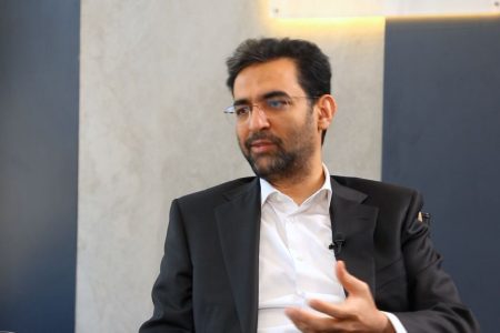 ببینید | روایت آذری جهرمی از جدال روحانی و موافقان فیلترینگ در دوره اول