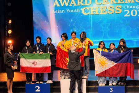 نایبقهرمانی دختر خوزستان همراه تیم ملی در مسابقات شطرنج آسیا نایبقهرمانی دختر خوزستان همراه تیم ملی در مسابقات شطرنج آسیا
