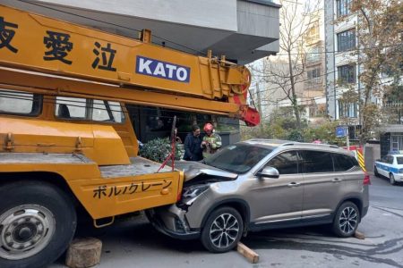 مرگ اپراتور جرثقیل در حادثه صبحگاهی خیابان شریعتی/ هشدار آتش‌نشانی درباره نواقص فنی و ایمنی جرثقیل‌ها