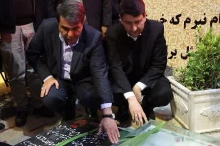 وزیر ارتباطات وارد کرمان شد/ ادای احترام به سردار سلیمانی و همرزمانش