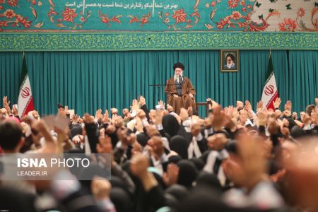 دیدار هزاران نفر از زنان و دختران با رهبر انقلاب دیدار هزاران نفر از زنان و دختران با رهبر انقلاب