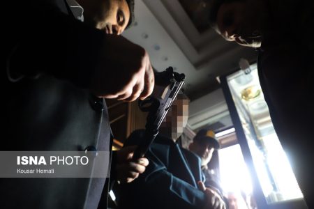 ایسنا – بازسازی صحنه سرقت مسلحانه از یک طلافروشی