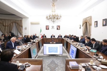 عارف: درباره لبنیات اهرمهای قانونی داریم، اما خود تولیدکنندگان قیمت را متعادل کنند عارف: درباره لبنیات اهرمهای قانونی داریم، اما خود تولیدکنندگان قیمت را متعادل کنند