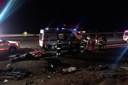 ۱۳ جان‌باخته و ۹ مصدوم در حادثه واژگونی اتوبوس در محور نطنز/ حضور استاندار اصفهان در صحنه