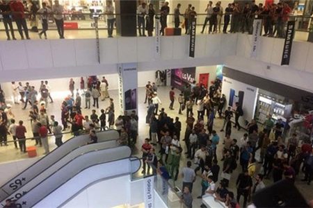 تجمع برخی کسبه بازار تهران در واکنش به نوسانات ارز