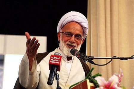 نگرانی خطیب جمعه اراک از کاهش نرخ باروری و بالا رفتن سن ازدواج/ آینده نیروی انسانی در معرض تهدید است
