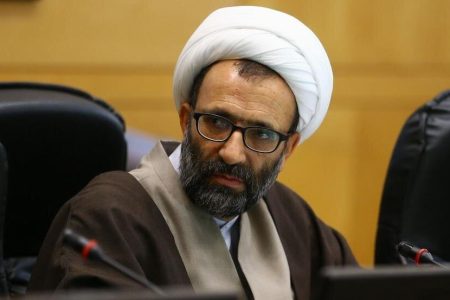 انتقاد عضو هیات رئیسه مجلس از دولت درباره طرح مقابله با نفوذ؛ دولت باید مشخص کند آیا اصل نفوذ را قبول دارد یا خیر/ چرا دولت‌ها تماشاچی میدان بودند؟
