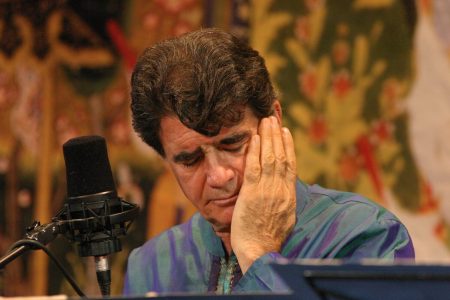 ببینید | جشن تولد محمدرضا شجریان با حضور کیمیایی، ناظری، آغداشلو و دیگر چهره‌های فرهنگ و هنر