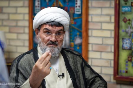 فرمانده پیشین بسیج: عده‌ای کاسه داغ‌تر از آش به پزشکیان، قالیباف و عراقچی توهین می کنند/ کسانی قالیباف را متهم می‌کنند که زخمی از جبهه برنداشته‌اند