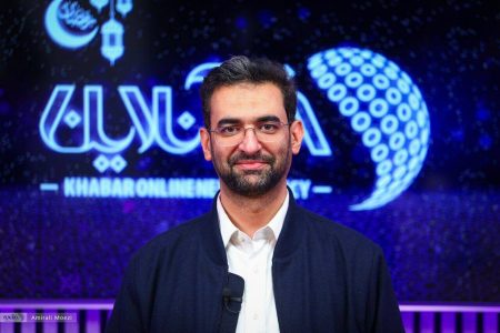 پیشنهاد آذری جهرمی به پزشکیان: سفر نیویورک را لغو کن!