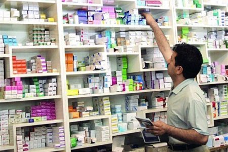 بدهی ۸۰ هزار میلیاردی بیمه‌ها به داروخانه‌ها؛ ادامه ارائه خدمات بیمه به بیماران به شیوه جاری غیرممکن است