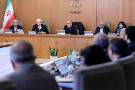مشاور پزشکیان از ترمیم  کابینه در آغاز سومین سال تشکیل دولت چهاردهم می گوید: این کار تضعیف وفاق نیست؛ گامی به سوی شایسته سالاری است