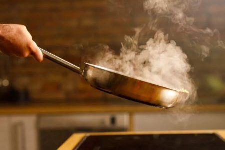 آموزش آشپزی چیست و چگونه به یک مهارت ماندگار تبدیل می‌شود؟