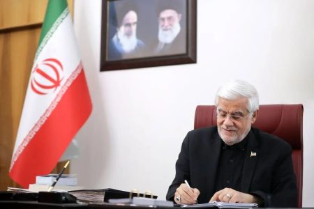 عارف: مسائل دانشگاه‌ها باید به دست دانشگاهیان و با اختیارات ویژه حل‌وفصل شود/ دولت از واگذاری اختیارات به دانشگاه استقبال می کند
