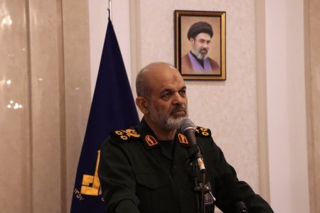 واکنش سرلشکر وحیدی به سخنرانی رئیس‌جمهور در سازمان ملل/ «از جنگ نمی‌ترسیم» ندای بلند ملت ایران است