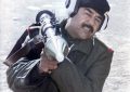 صدام در حال شلیک آرپی‌جی در طول جنگ با ایران؛ سال ۱۳۵۹