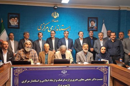 از تالار مرکزی تا دیدار با دری نجف‌آبادی / در سفر معاون هنری وزیر ارشاد به اراک چه گذشت؟