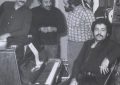 فرهاد مهراد و حسن شماعی‌زاده در یک دورهمی دهه ۵۰ / عکس