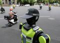 ببینید | گشت‌زنی ربات پلیس در کنار افسران مسلح