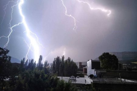 ببینید | رگبار در شمال و وزش باد شدید در جنوب کشور