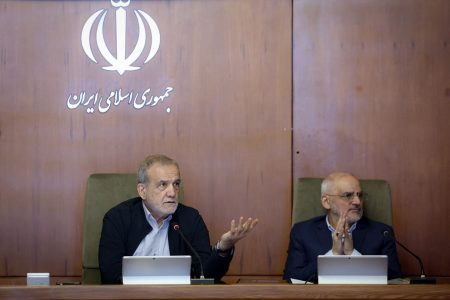 اولتیماتوم پزشکیان درباره «توقف تولید»/ توصیه‌های رییس دولت درباره طرح «سه‌شنبه‌های بدون خودرو» در جلسه هیئت دولت