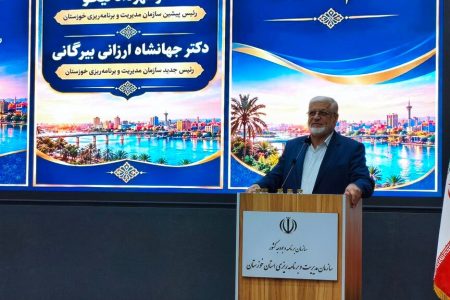 مدیران وقت خود را صرف حاشیه‌ها و تخریب نکنند / اولویت اصلی من، کار شبانه‌روزی برای توسعه است