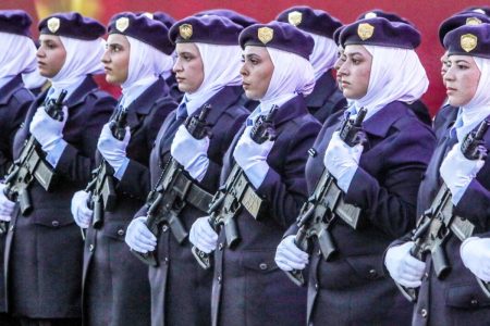 مراسم فارغ‌ التحصیلی اولین دوره پلیس زنان در سوریه + فیلم