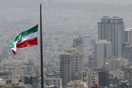 هشدار باد خیلی شدید در تهران؛ احتمال سقوط اجسام از ارتفاع/ دما به ۳۶ درجه‌ می‌رسد