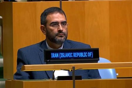 چرا نشستن داماد متکی بر صندلی سازمان ملل هنگام سخنرانی ترامپ، به سوژه ای برای حمله به عراقچی تبدیل شد؟