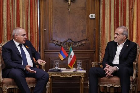 پزشکیان به نخست وزیر ارمنستان:  سیاست قطعی جمهوری اسلامی گسترش همکاری‌ها با کشورهای منطقه و همسایه است